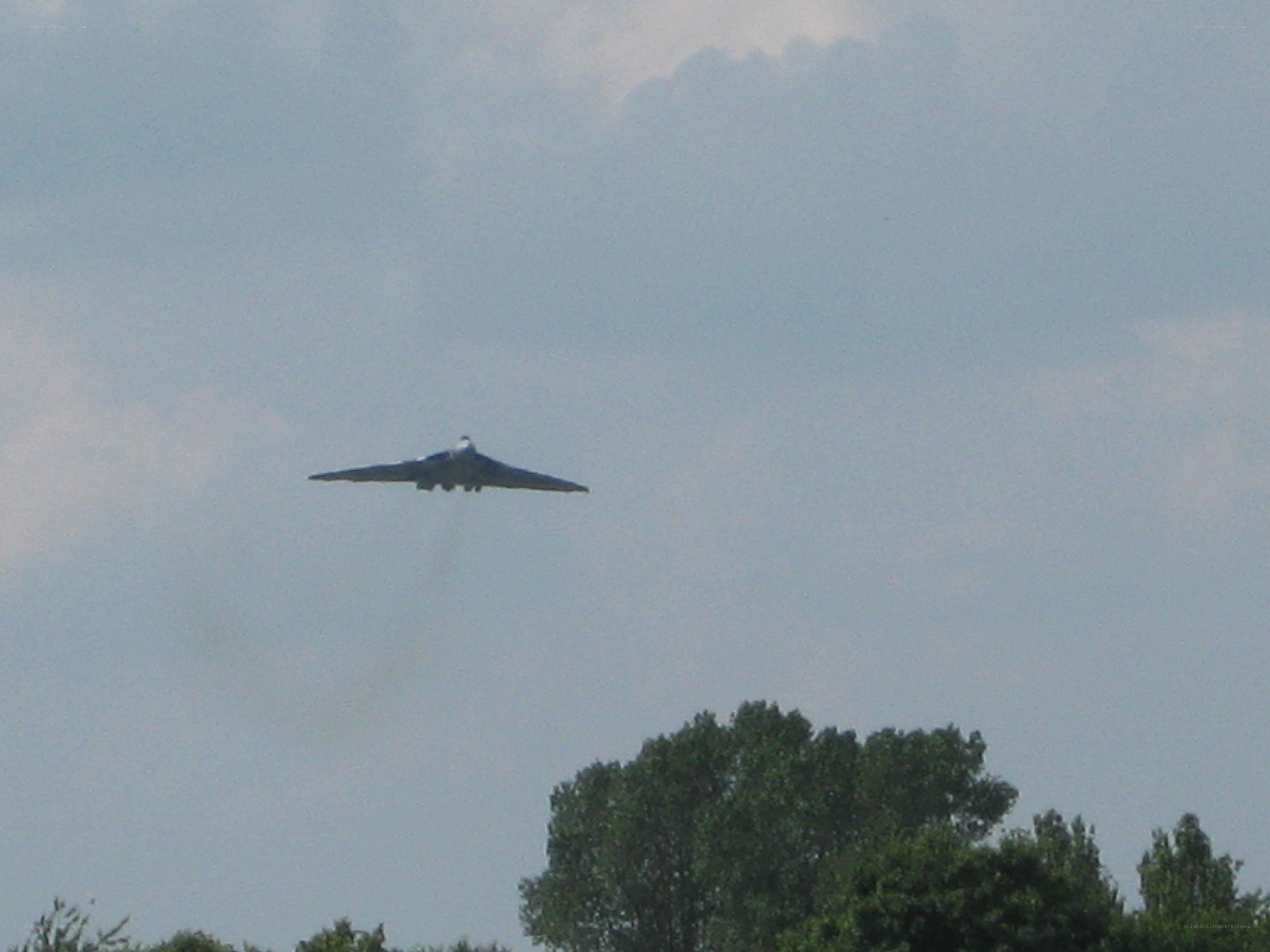 Vulcan bomber in flight