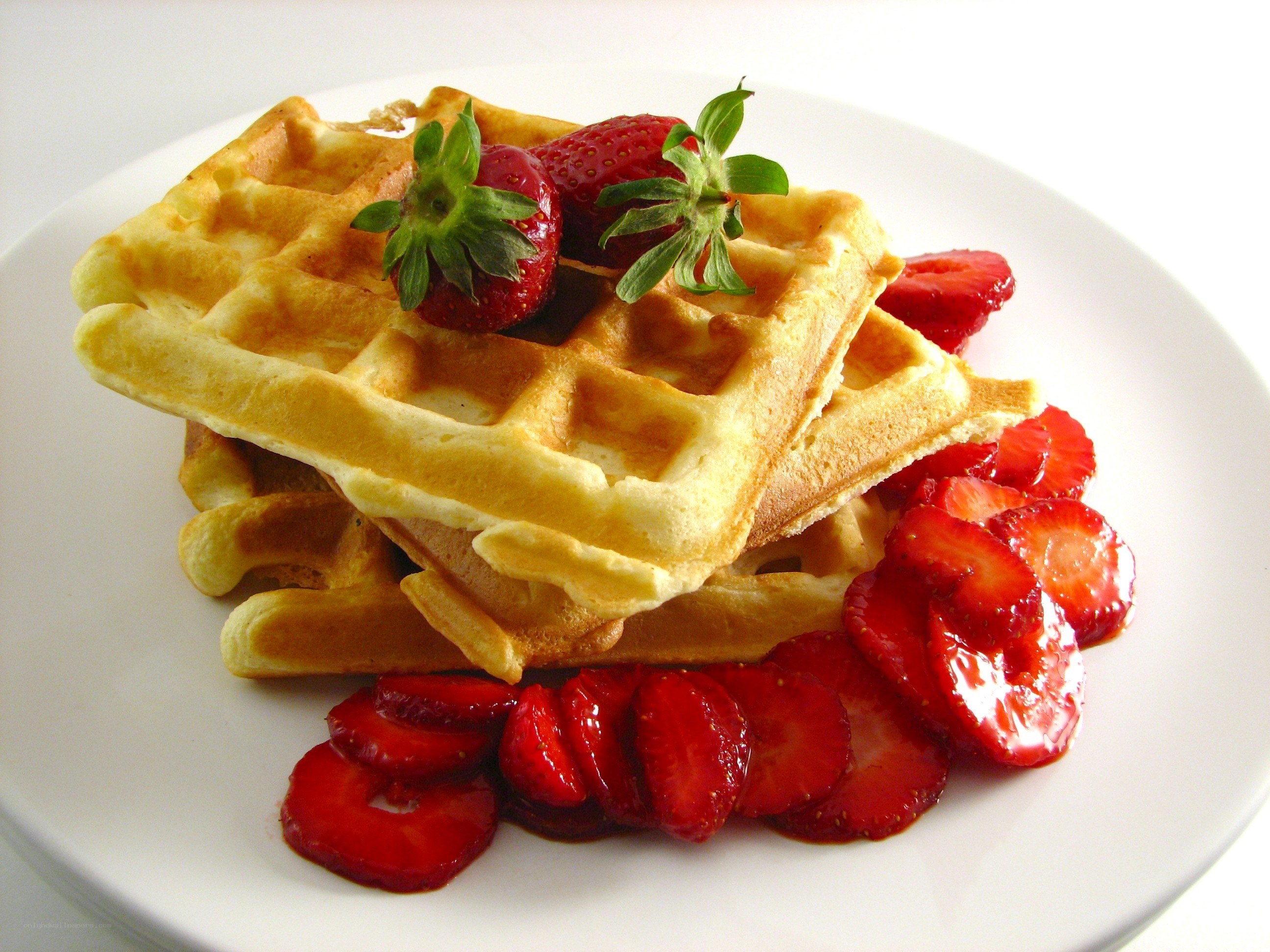 waffles with strawberries