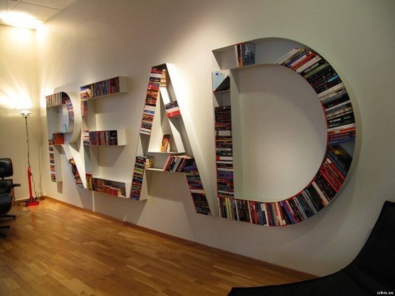 Wall Bookshelf in Shape of READ