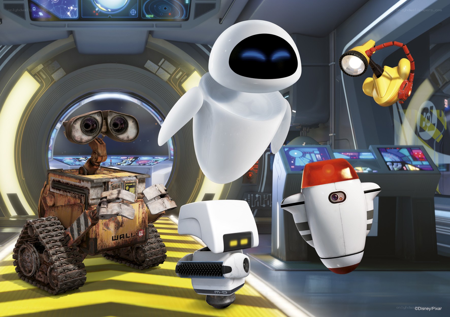 Wall-E and EVE in spaceship