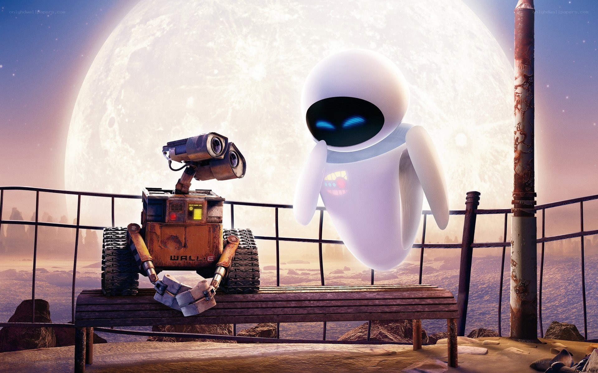 Wall-E and Eve on a bench