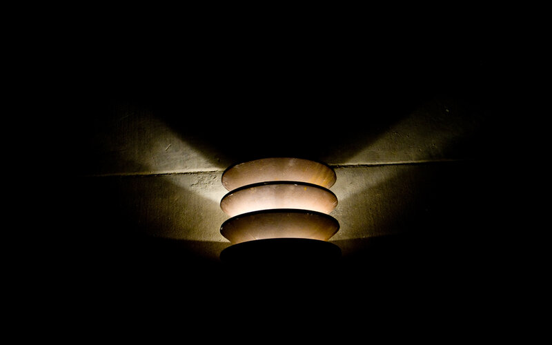 Wall-mounted light fixture