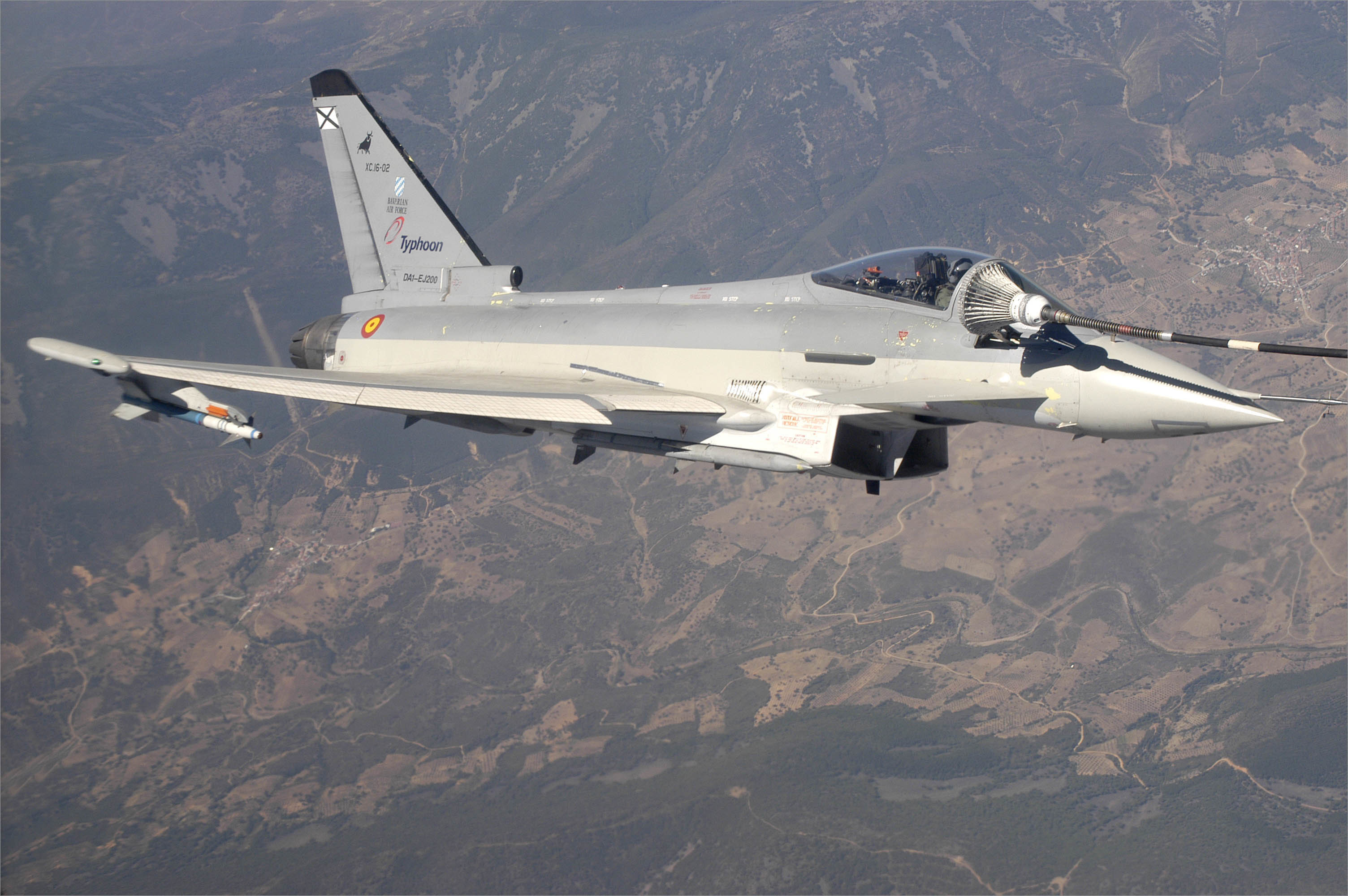 Eurofighter typhoon. Еврофайтер Тайфун. Eurofighter Typhoon II. Еврофайтер 200. Еврофайтер Тайфун вооружение.