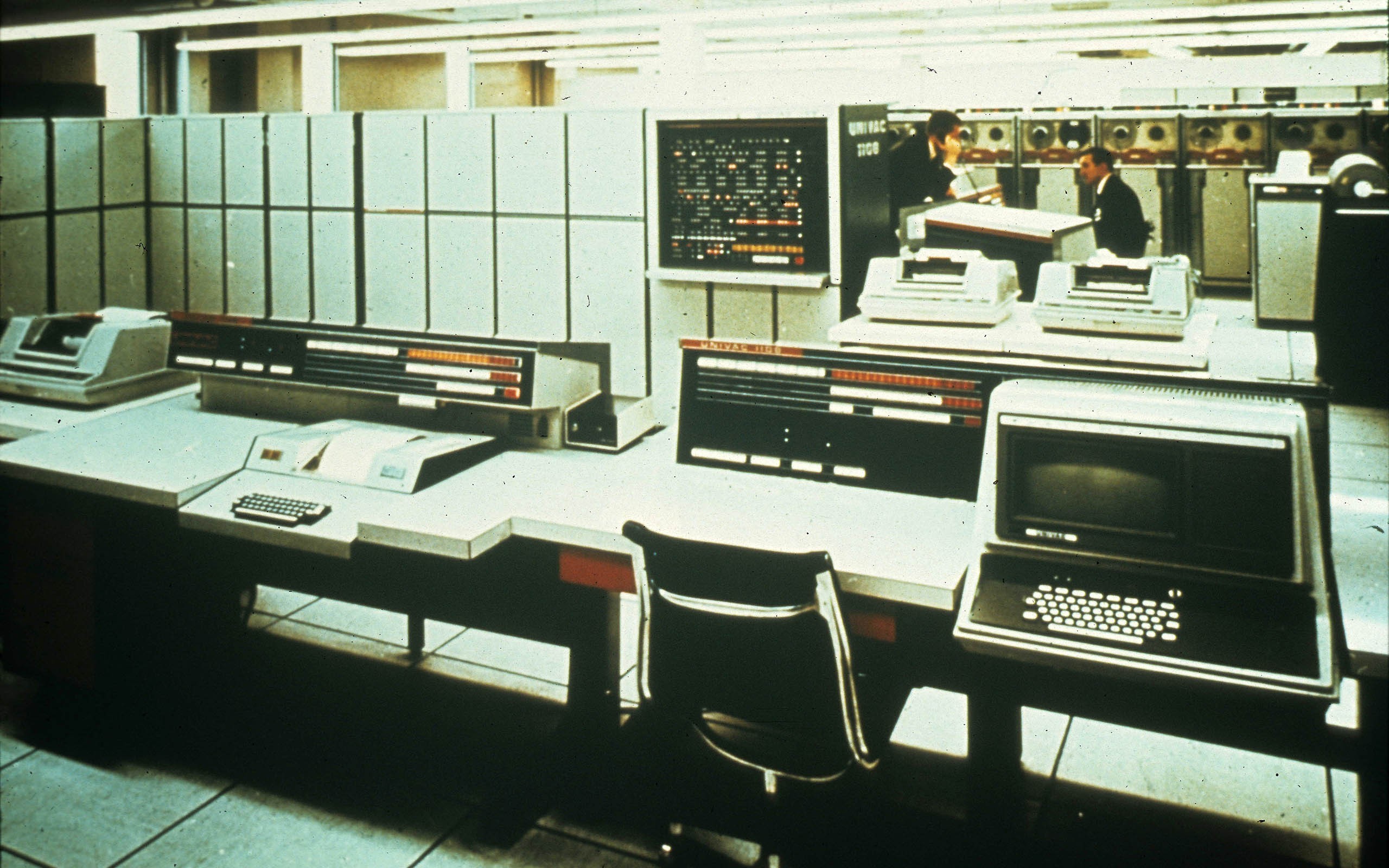 В помещениях оборудованных эвм. Компьютер UNIVAC 1108. Сперри Юнивак. UNIVAC 1108. 1964 Год. ЭВМ БЭСМ-2.