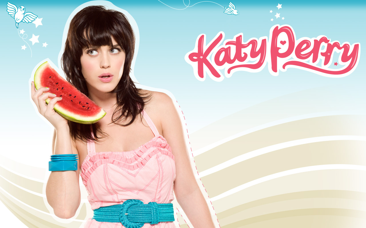 Name got a kiss. Кэти Перри 2005. Katy Perry hot n Cold обложка. Katy Perry teenage Dream обложка. Кэти Перри 2023.