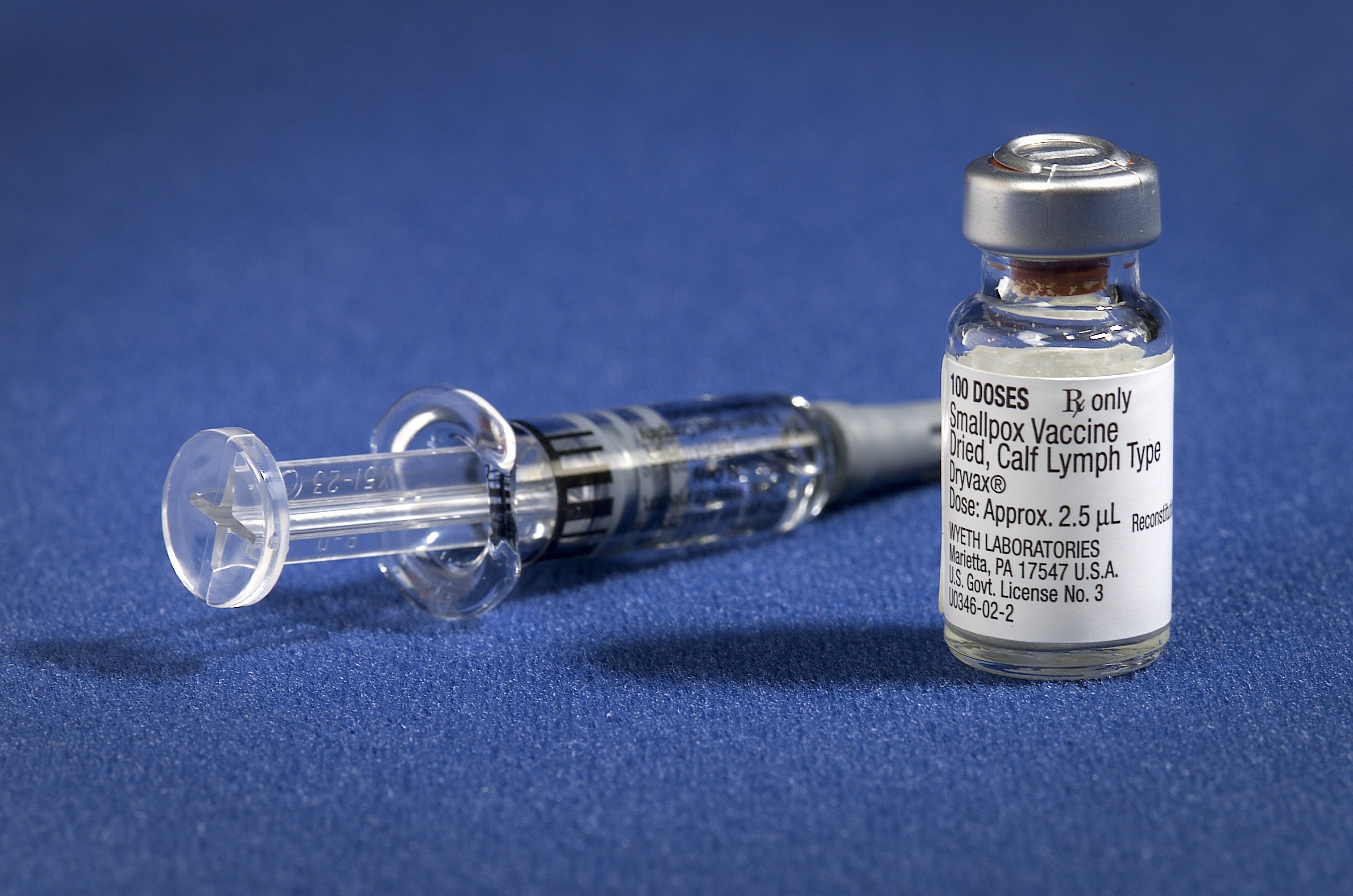 Биологическая вакцина. Вакцина. Искусственные вакцины. Изображение вакцины. Прививка против оспы.