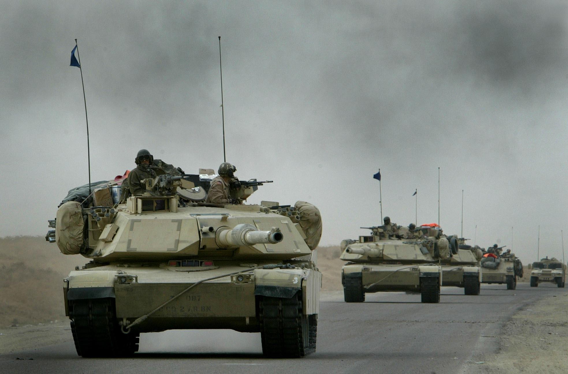 Операция военные танки. M1 Abrams в Ираке. Абрамс в Ираке v. Танки Абрамс в Ираке. М1 Абрамс танк в Ираке.