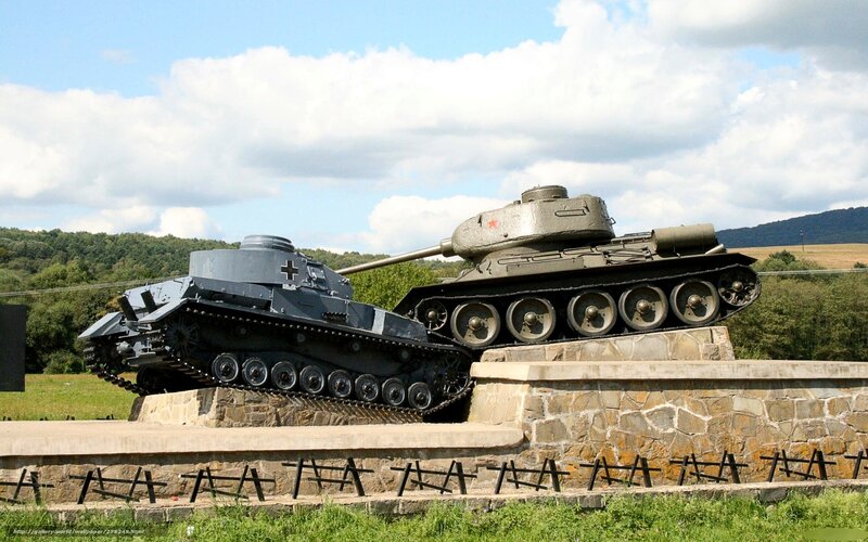 War memorial with tanks