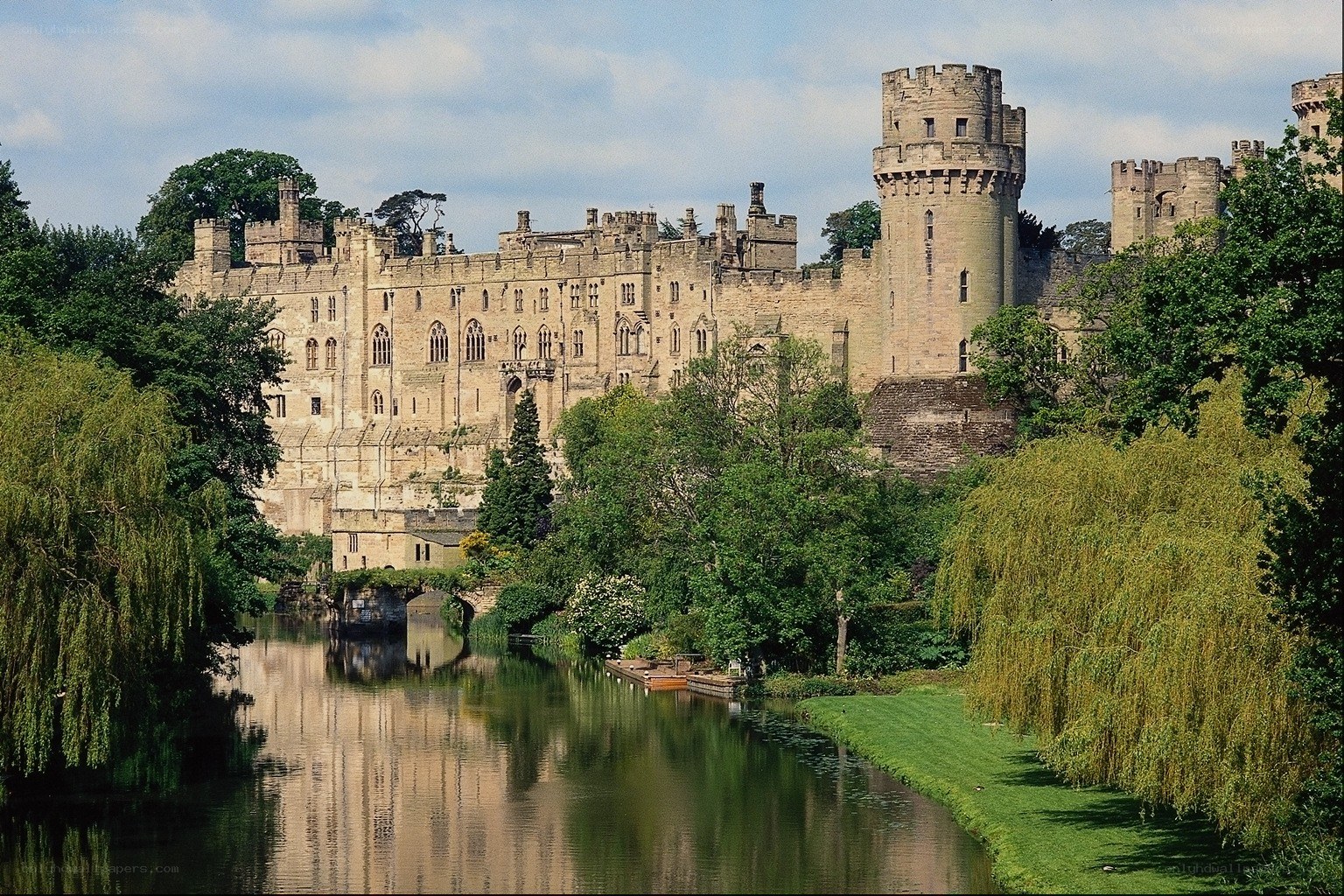 Warwick Castle by the river