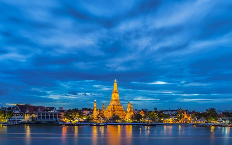 Wat Arun Temple at Dusk