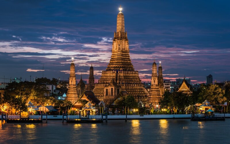 Wat Arun Temple — Blue, Dramatic