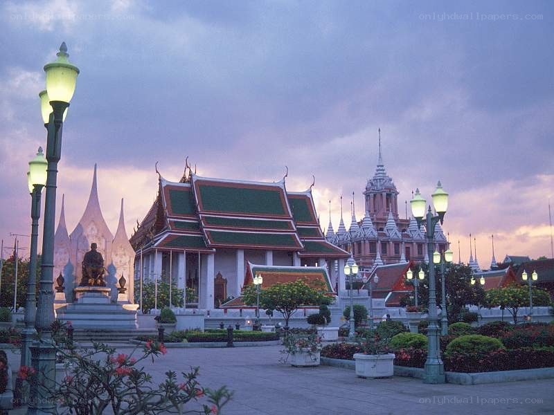 Wat Pho temple at dusk