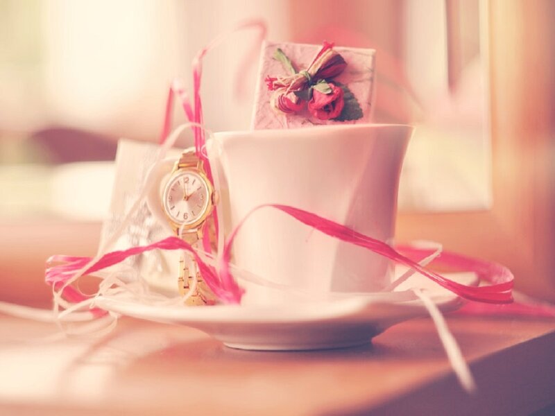 Watch and Gift in Cup — Pink