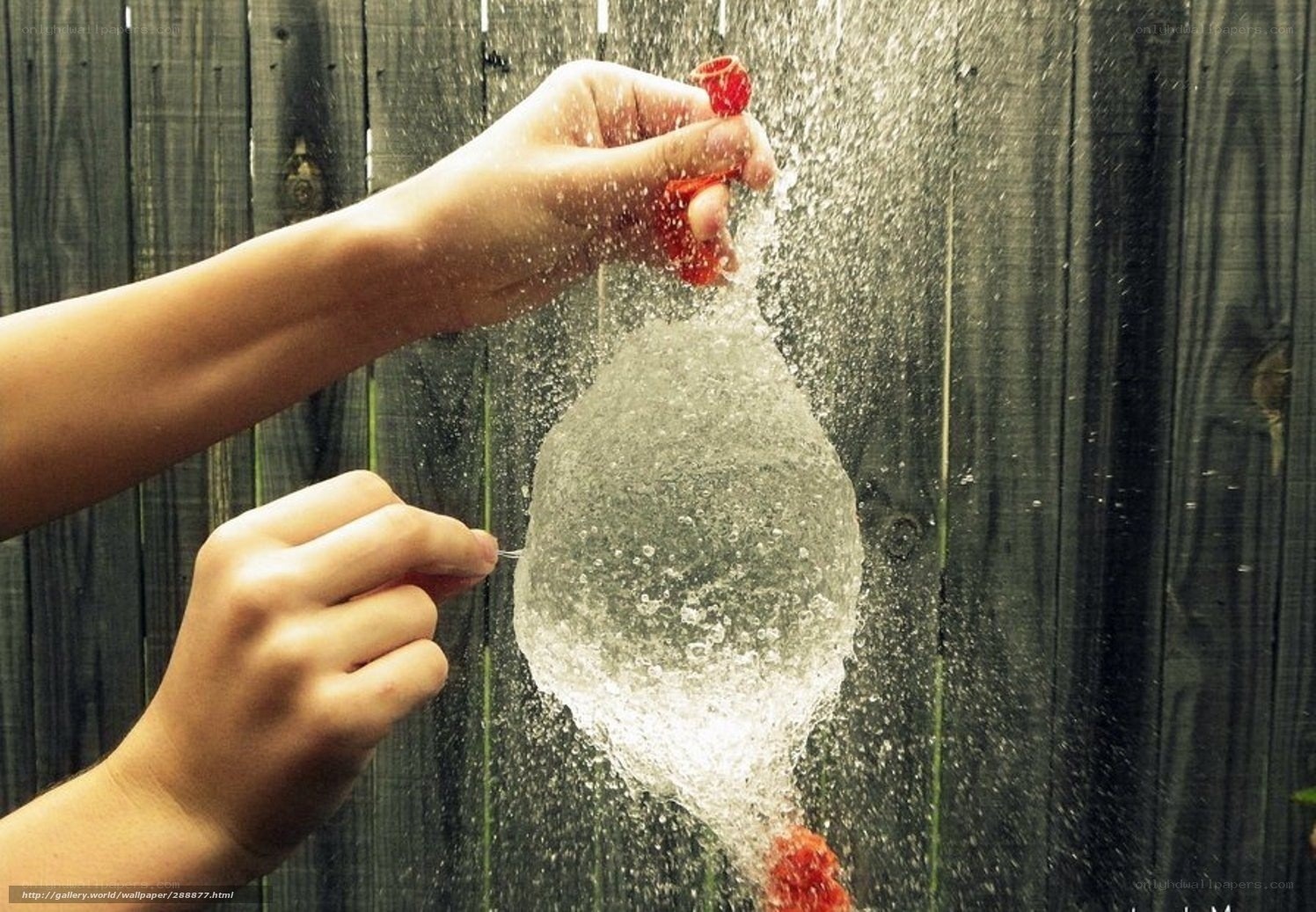 Water balloon bursting