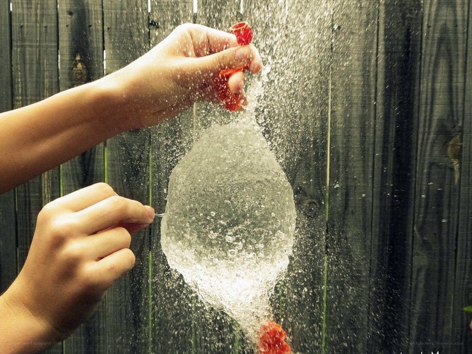 Water balloon bursting