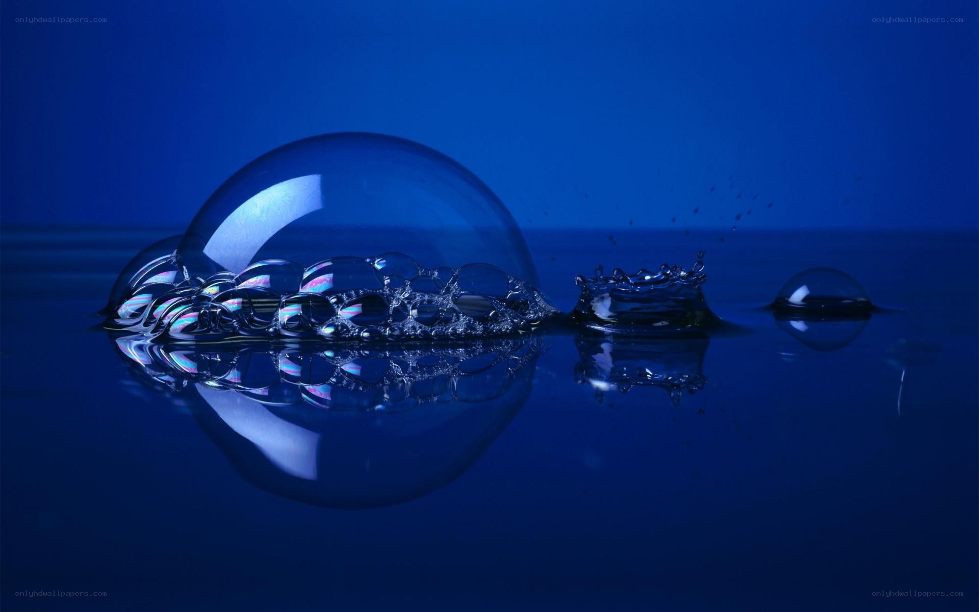 Water bubbles and droplets