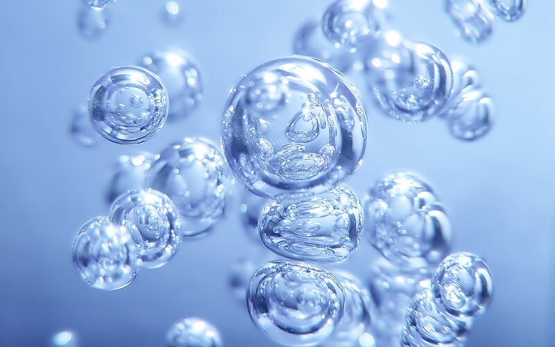 Water bubbles in motion