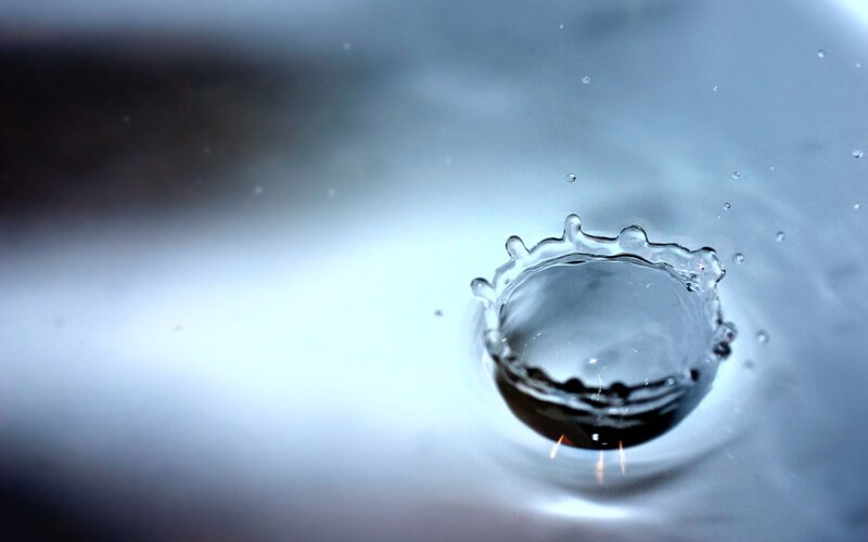 Water drop splash