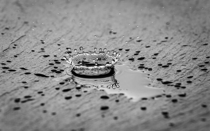Water Drop Splash — Black