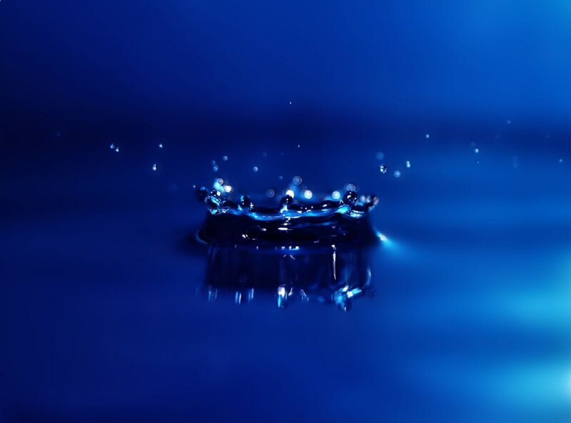 Water drop splash crown