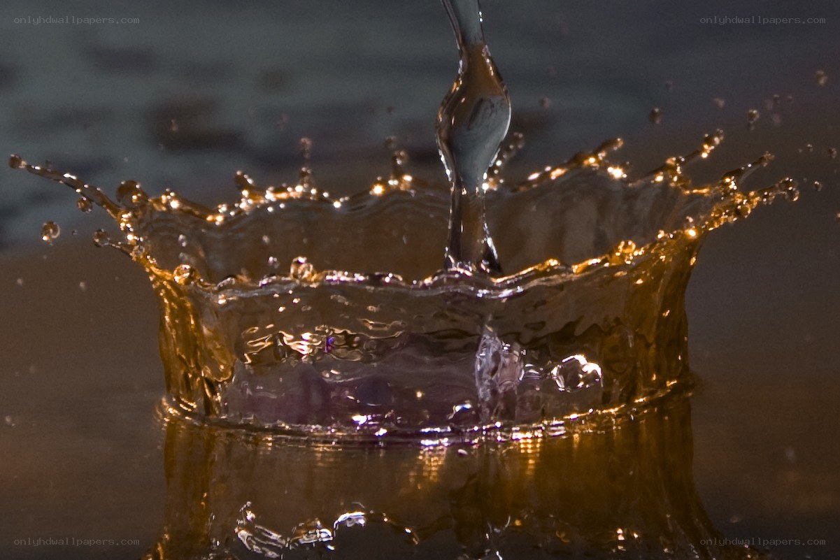 Water drop splash crown