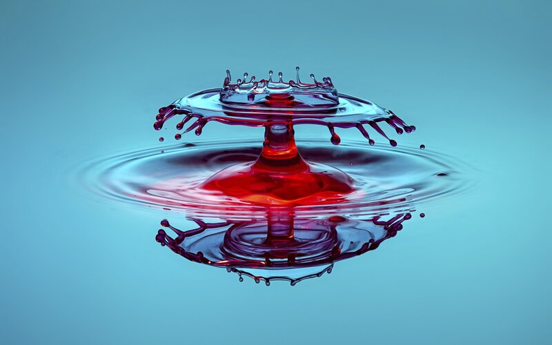 Water drop splash formation