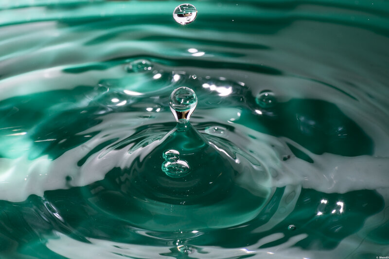 Water Droplet Impact — Green