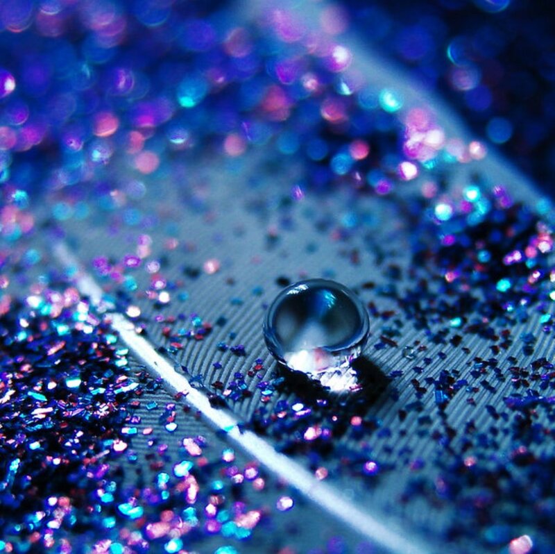 Water Droplet on Feather — Blue, Calm