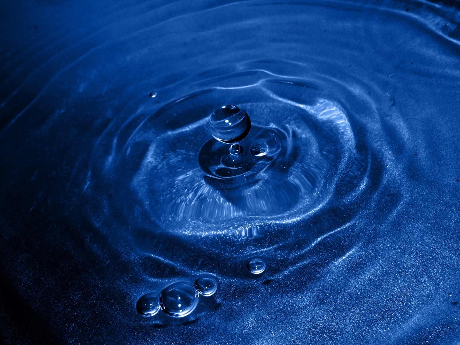 Water droplet ripple effect