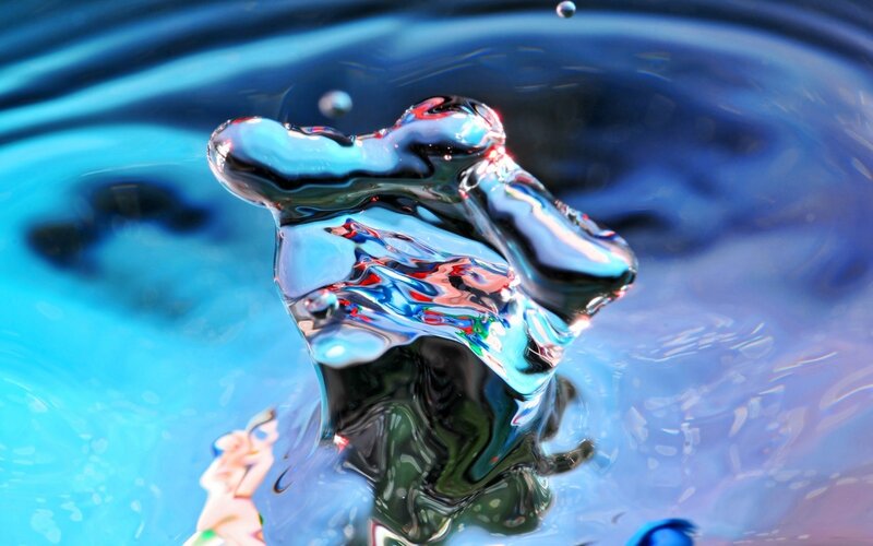 Water Droplet Splash — Blue, Dynamic, Photograph