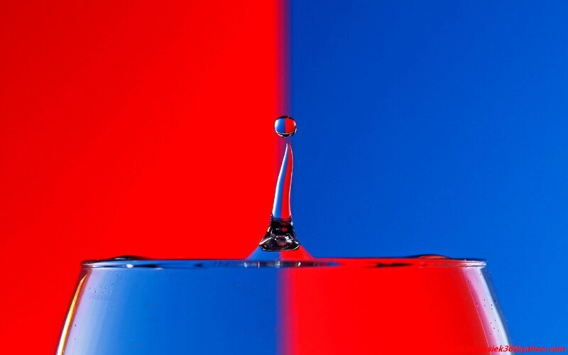 Water Droplet Splash — Red