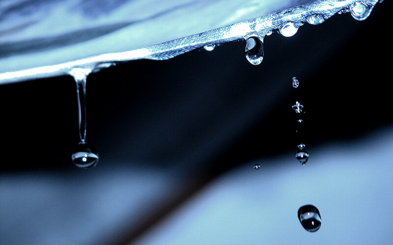 Water Droplets Falling — Blue, Dramatic
