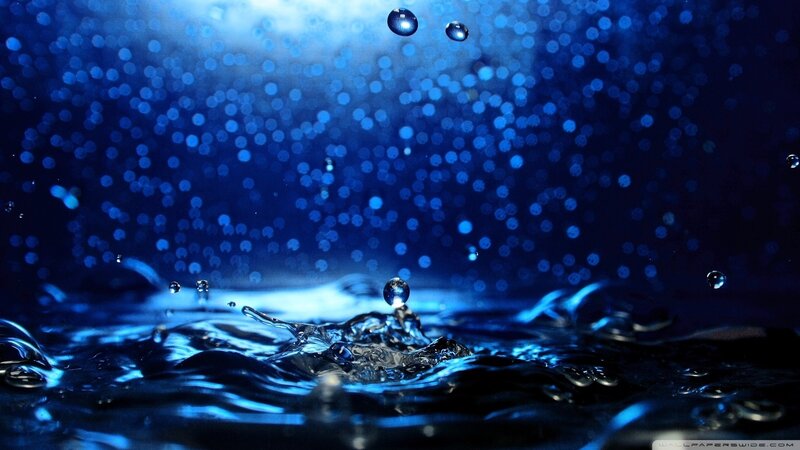 Water Droplets Splashing — Blue