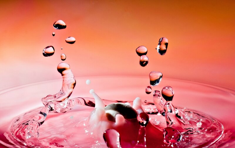 Water Droplets Splashing — Pink
