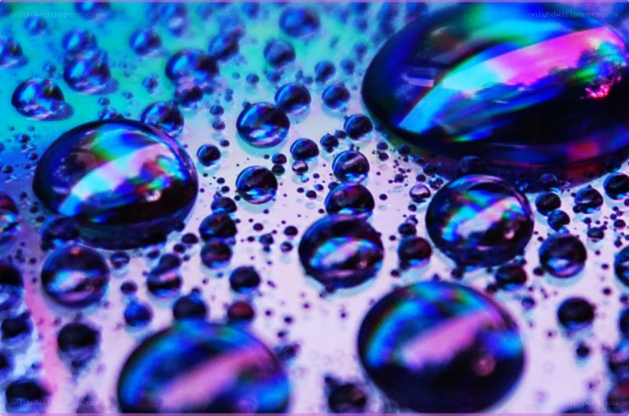 Water droplets with iridescent colors