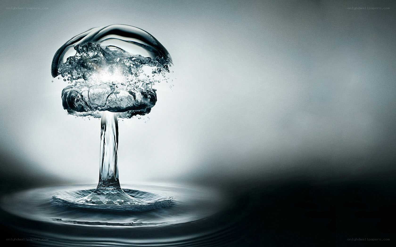 Water explosion mushroom cloud