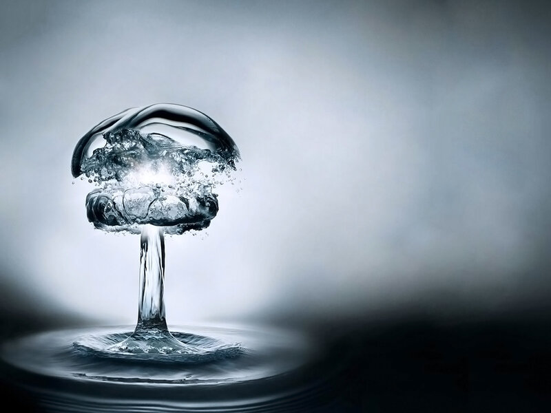 Water explosion mushroom cloud