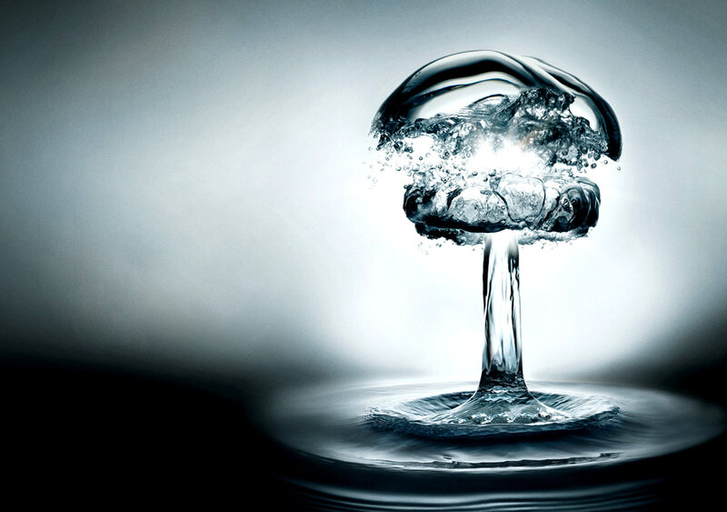 Water explosion mushroom cloud
