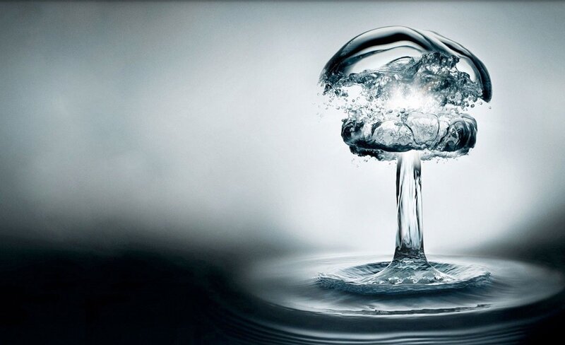 Water explosion mushroom cloud