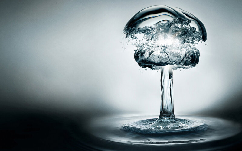 Water explosion mushroom cloud