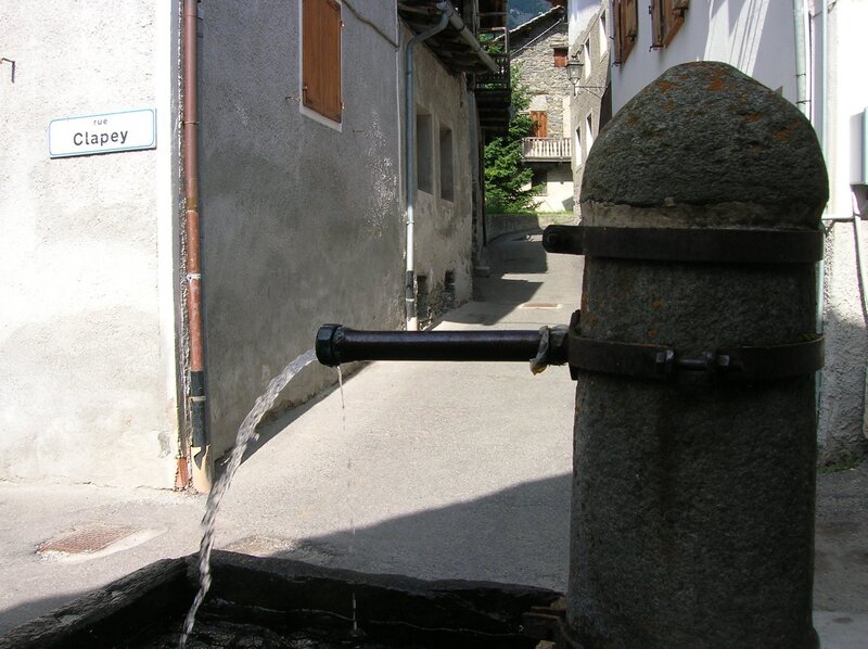 Water fountain on rue Clapey