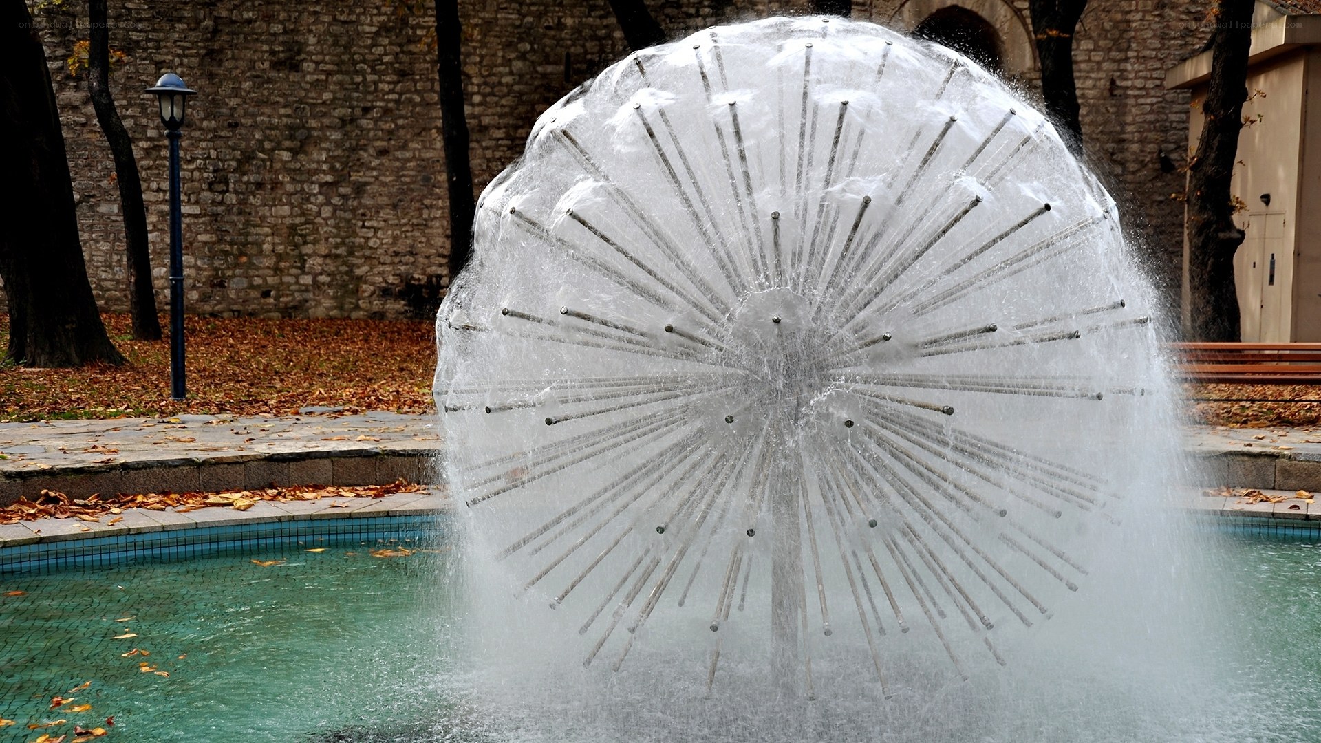 Water fountain sculpture