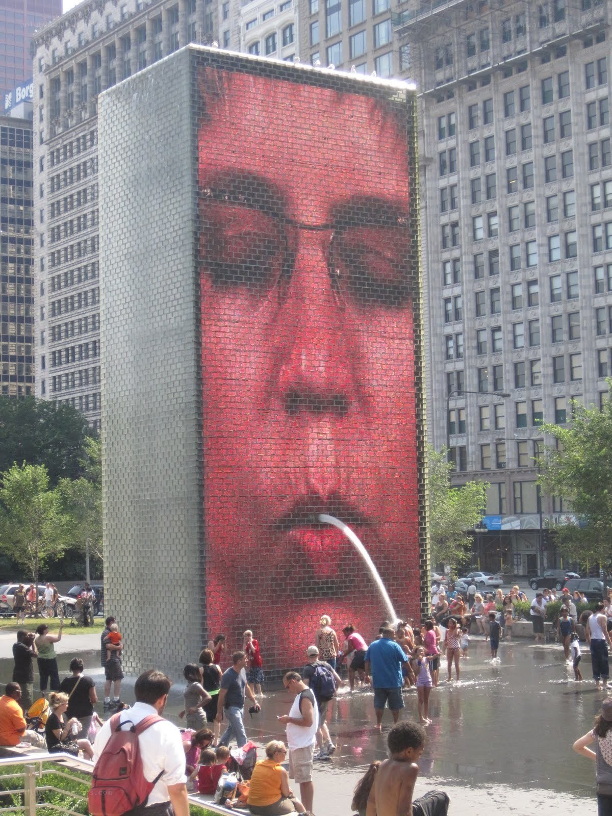 Water fountain with face display
