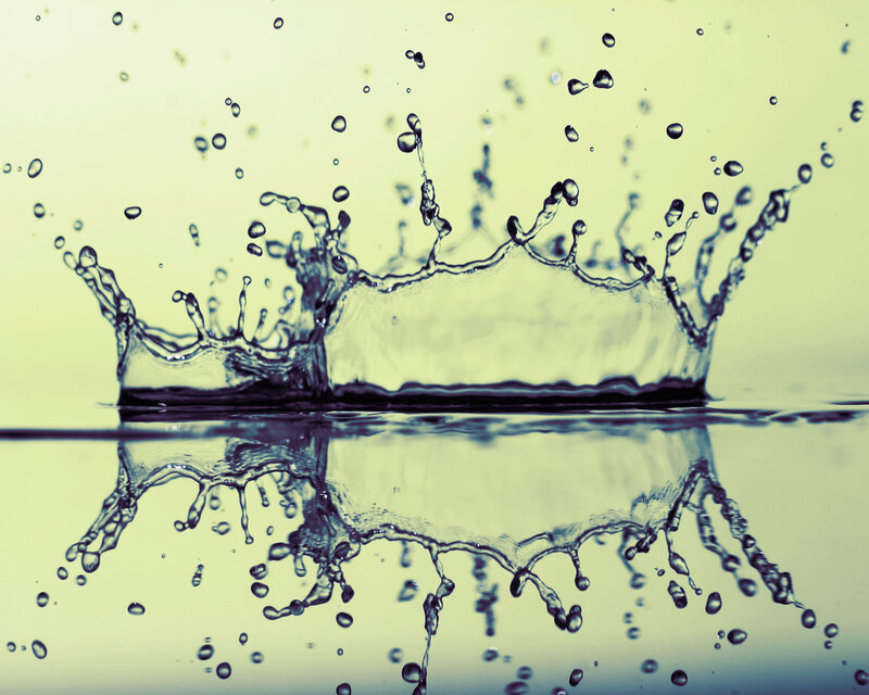 Water splash crown formation