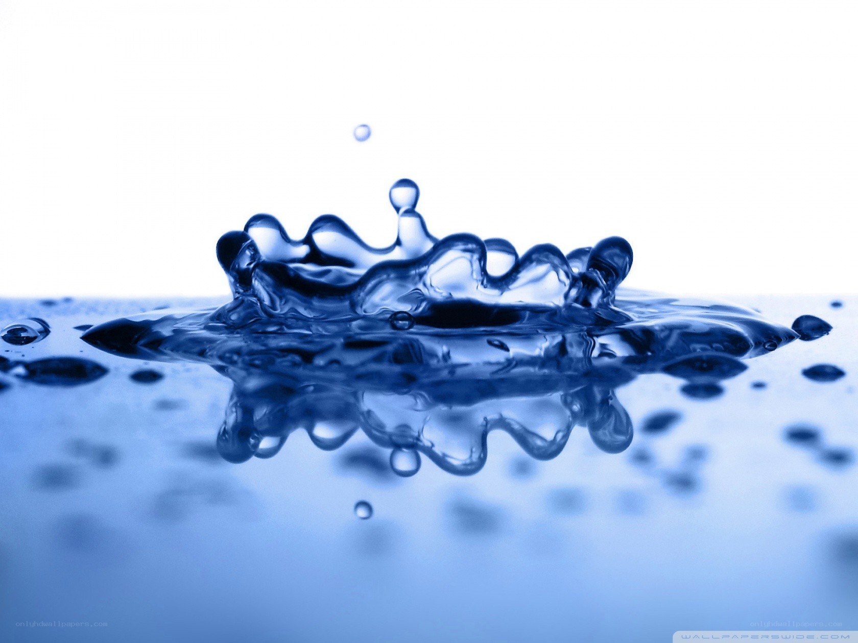 Water splash in blue