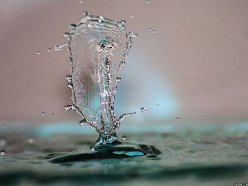 Water Splash in Mid-air