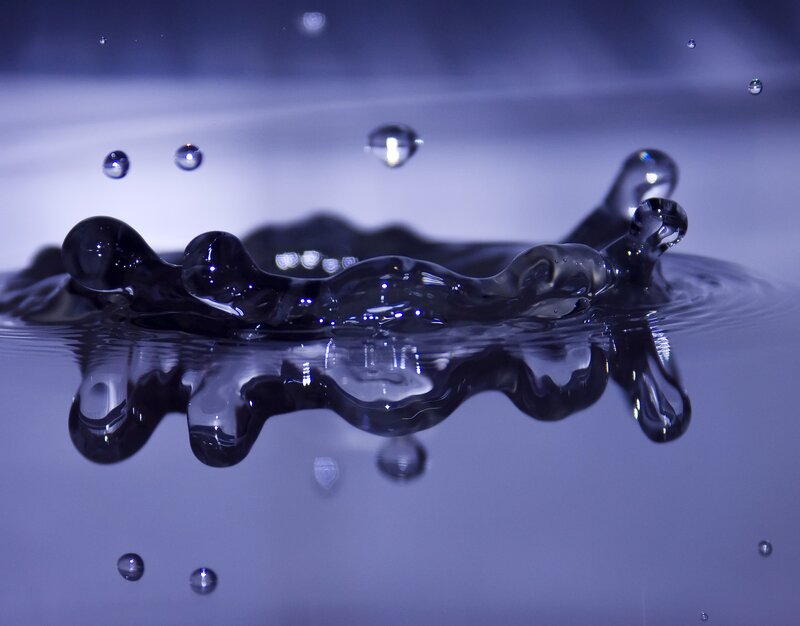 Water Splash in Motion — Blue, Dramatic
