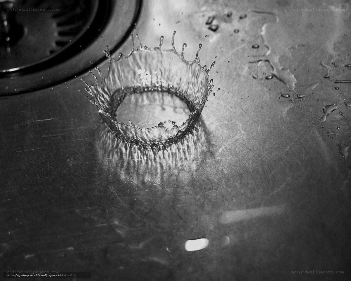 Water splash in sink