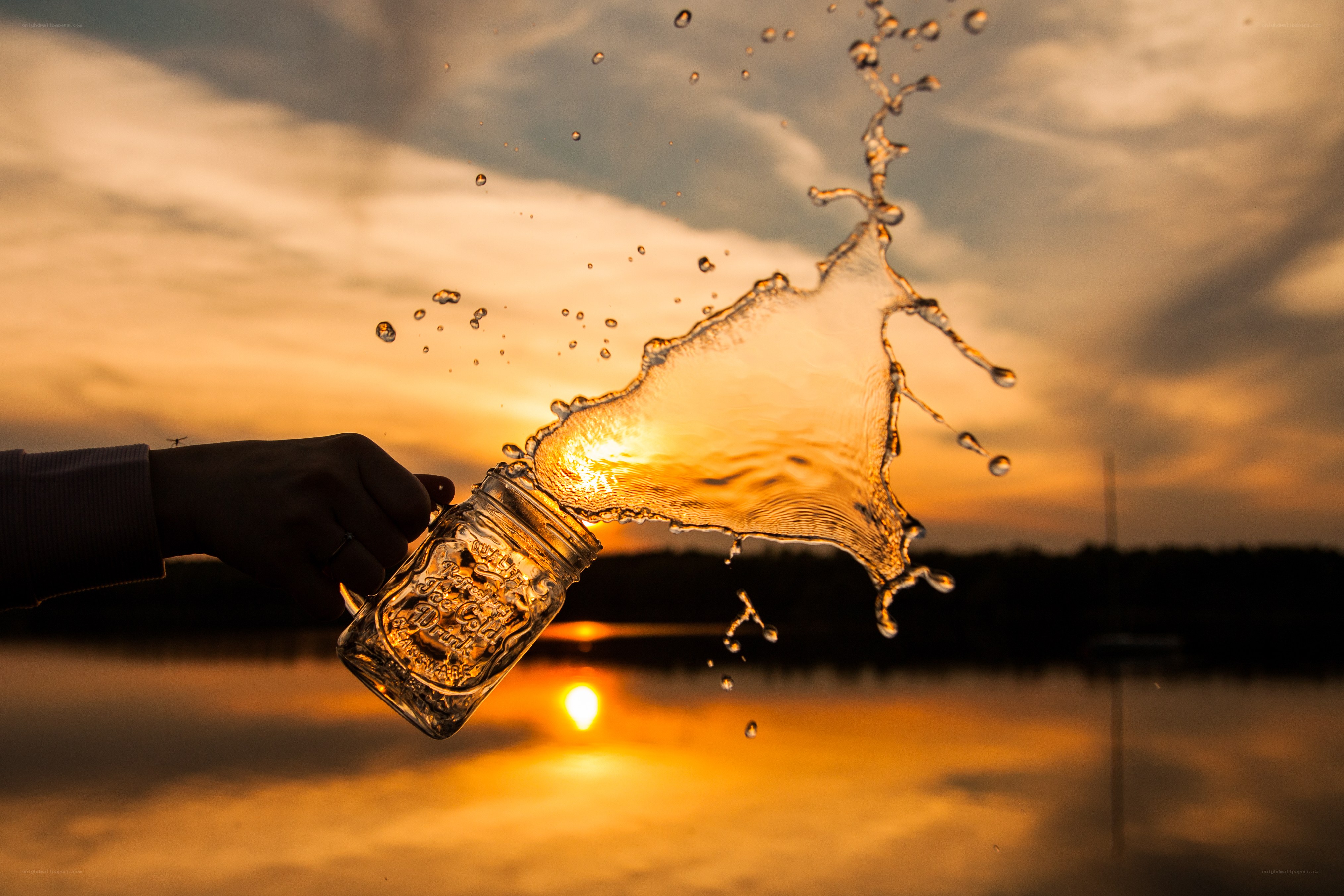 Water splashing from a jar