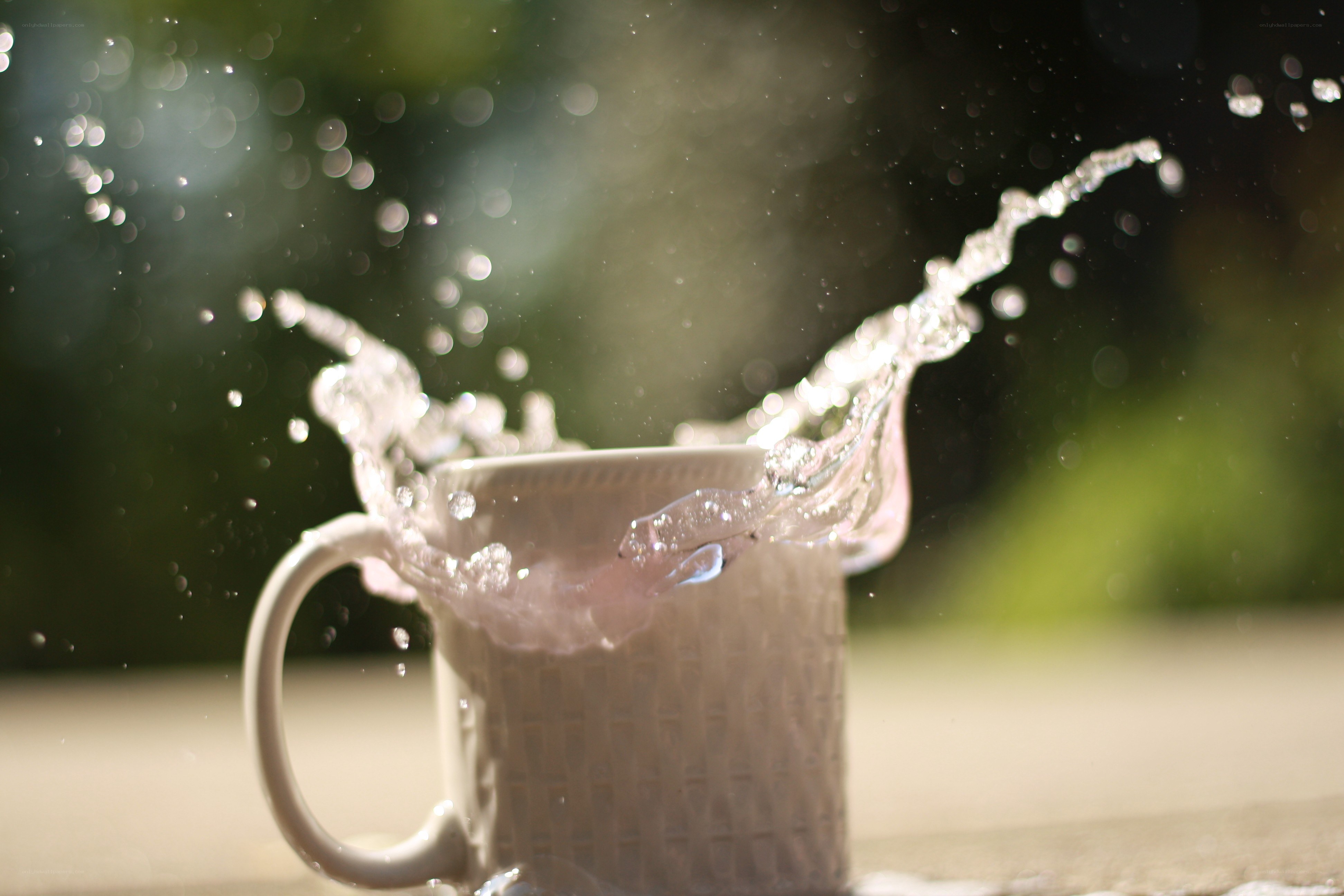 Water splashing from a mug